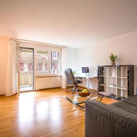 Flat - Balcony & Bundeshaus View Apartment