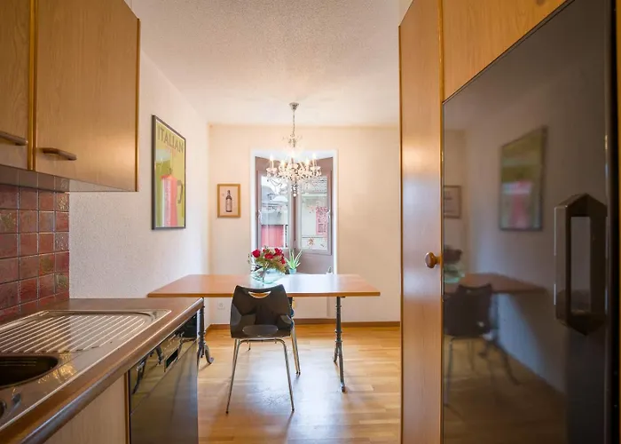 Flat - Balcony & Bundeshaus View Apartment *