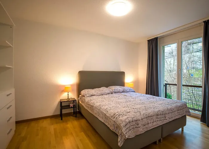 Apartment Flat - Balcony & Bundeshaus View