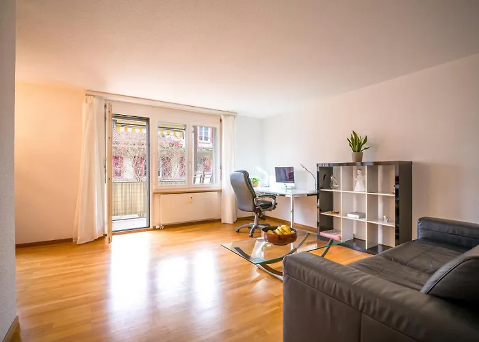 Flat - Balcony & Bundeshaus View Apartment