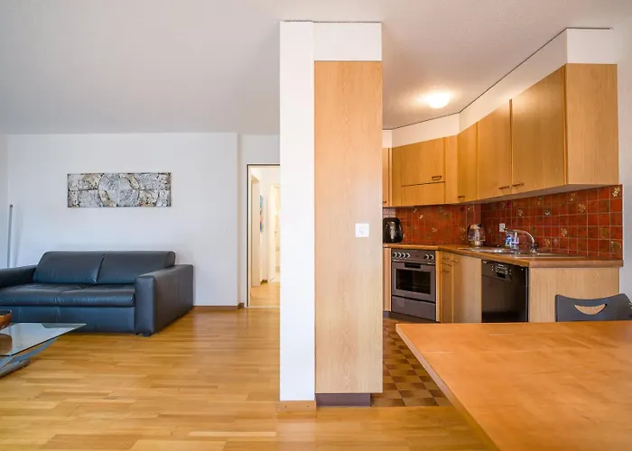 Flat - Balcony & Bundeshaus View