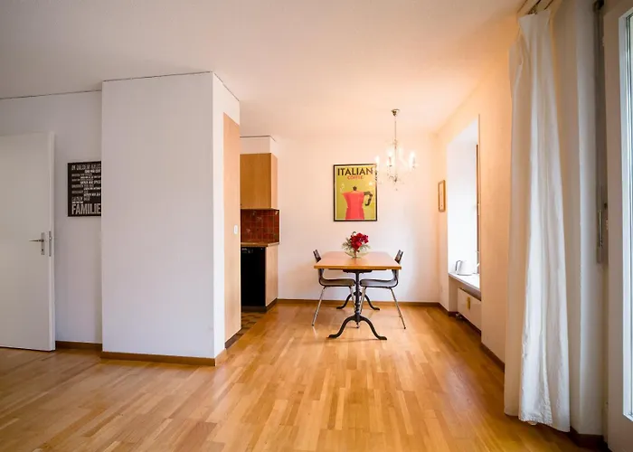 Flat - Balcony & Bundeshaus View *