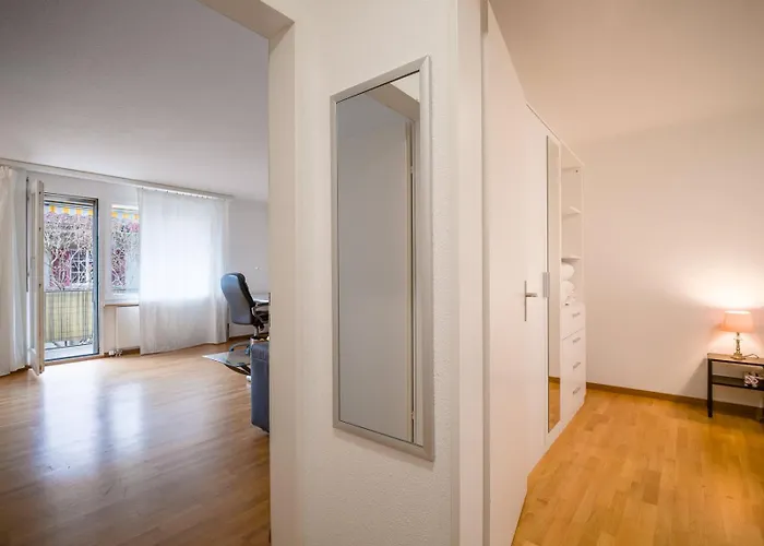 Flat - Balcony & Bundeshaus View Apartment *